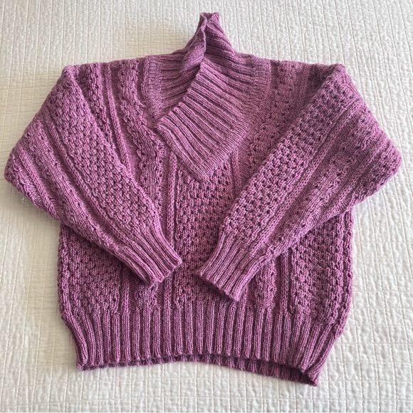 Like New condition!  Vintage Rosmuc lilac wool Irish cropped sweater - Picture 1 of 9